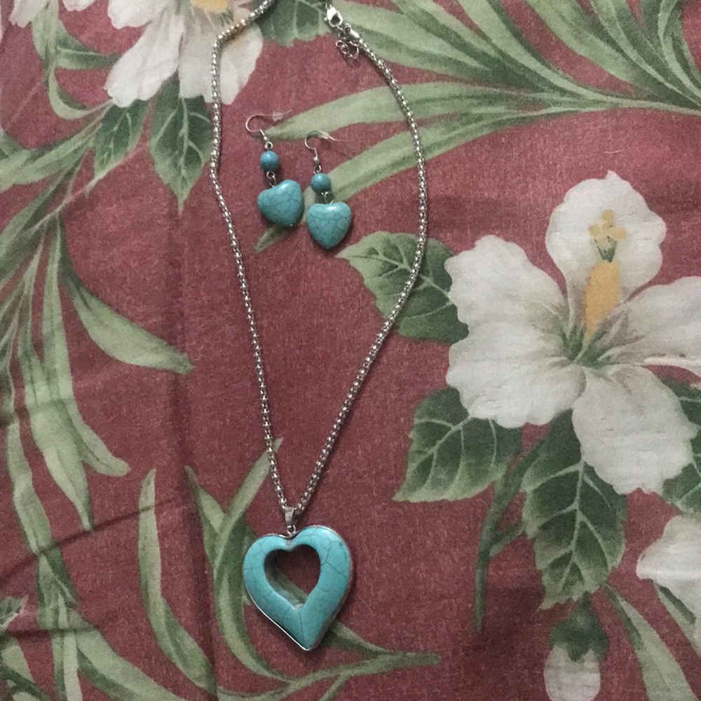 Turquoise heart pendant with matching earrings